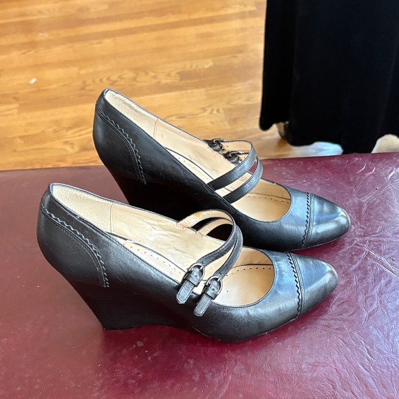 Adrienne Vittadini Black Double Strap Heels - Picture 2 of 11